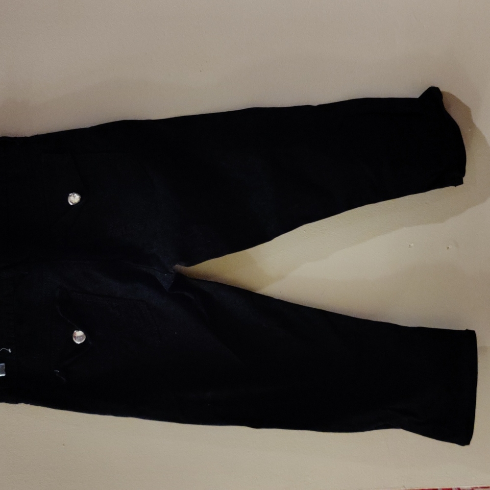 Reign Black Capris - Picture 4 of 9